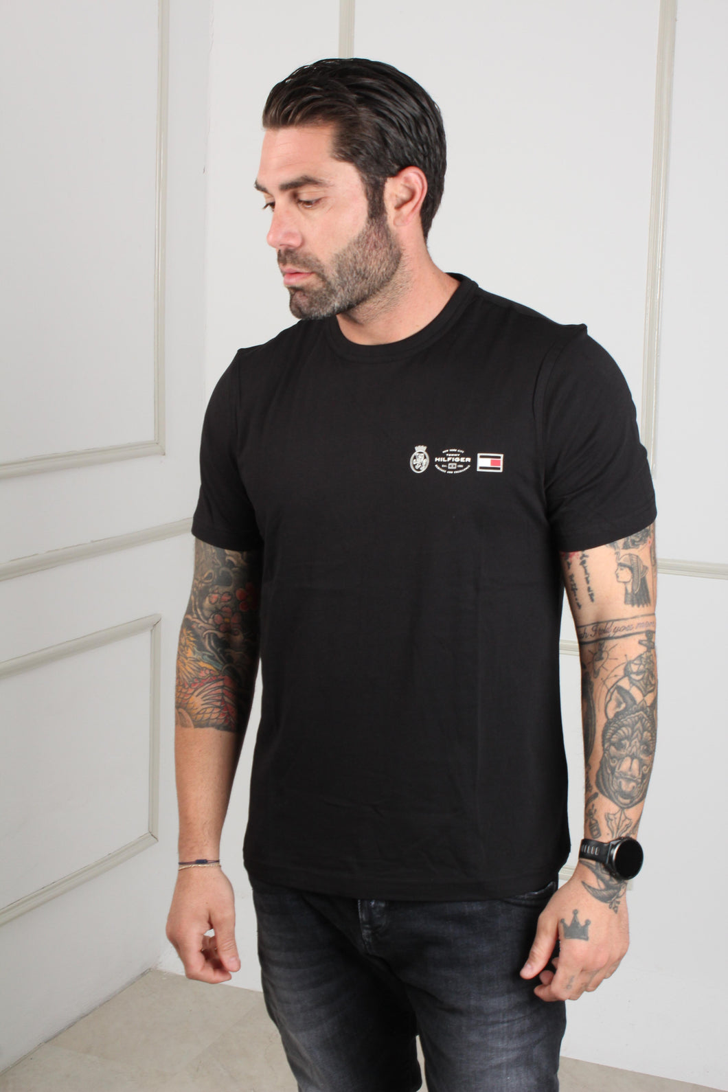 SMALL CREST OUTLINE TEE