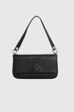 Load image into Gallery viewer, SCULPTED FLAP SHOULDER BAG