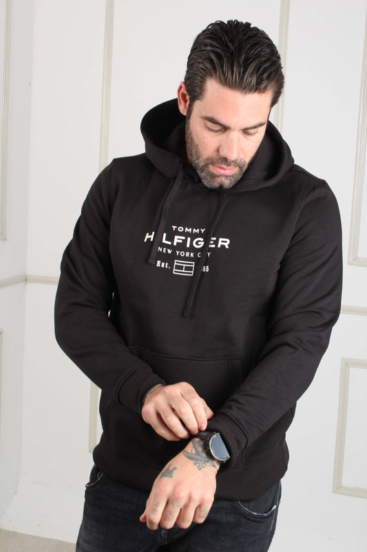 OVAL GRAPHIC HOODIE