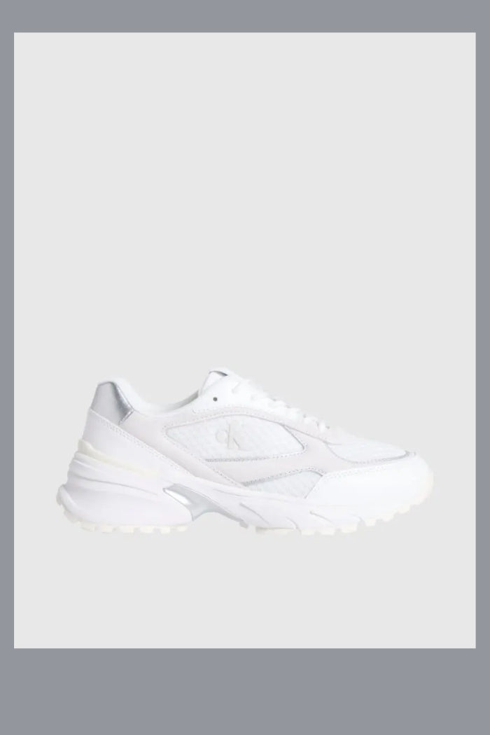 RUNNER SHOES