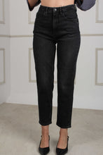 Load image into Gallery viewer, MOM TROUSER JEAN BLACK