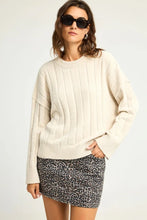 Load image into Gallery viewer, KNITTED TOP NECK