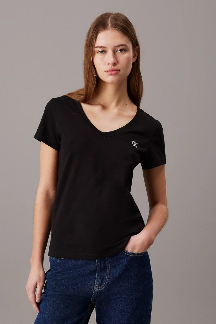 EMBROIDERY STRETCH V NECK TEE