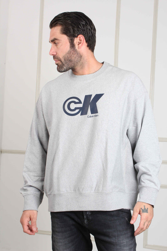 SWEATER GRAPHIC