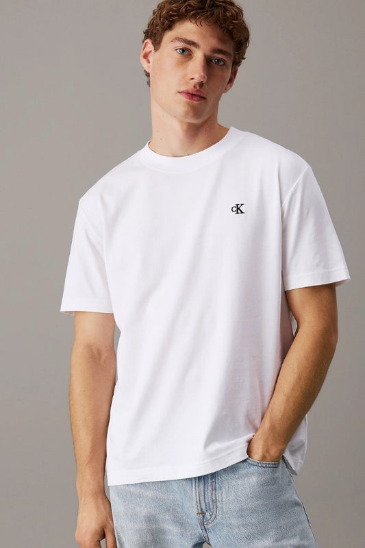SERIF FONT GRAPHIC TEE