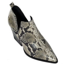Load image into Gallery viewer, DAY 2 DAY SHOES