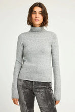 Load image into Gallery viewer, KNITTED TOP HIGH NECK