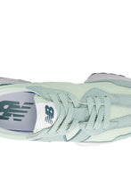 Load image into Gallery viewer, NEW BALANCE CLASSICS SNEAKERS