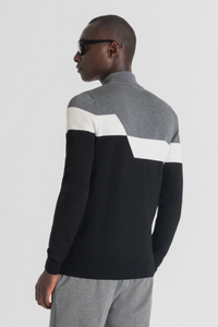 SLIM FIT SWEATER