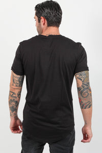 BADGE ROUND HEM TEE