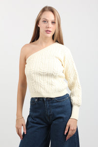 KNITTED TOP