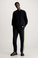 Load image into Gallery viewer, CUT OFF LOGO TAPE PANTS