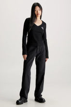 Load image into Gallery viewer, RIB V NECK MONOLOGO LONG SLEEVE