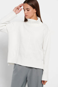 KNITTED TOP HIGH NECK