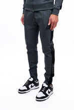 Load image into Gallery viewer, CORE TRACKPANTS