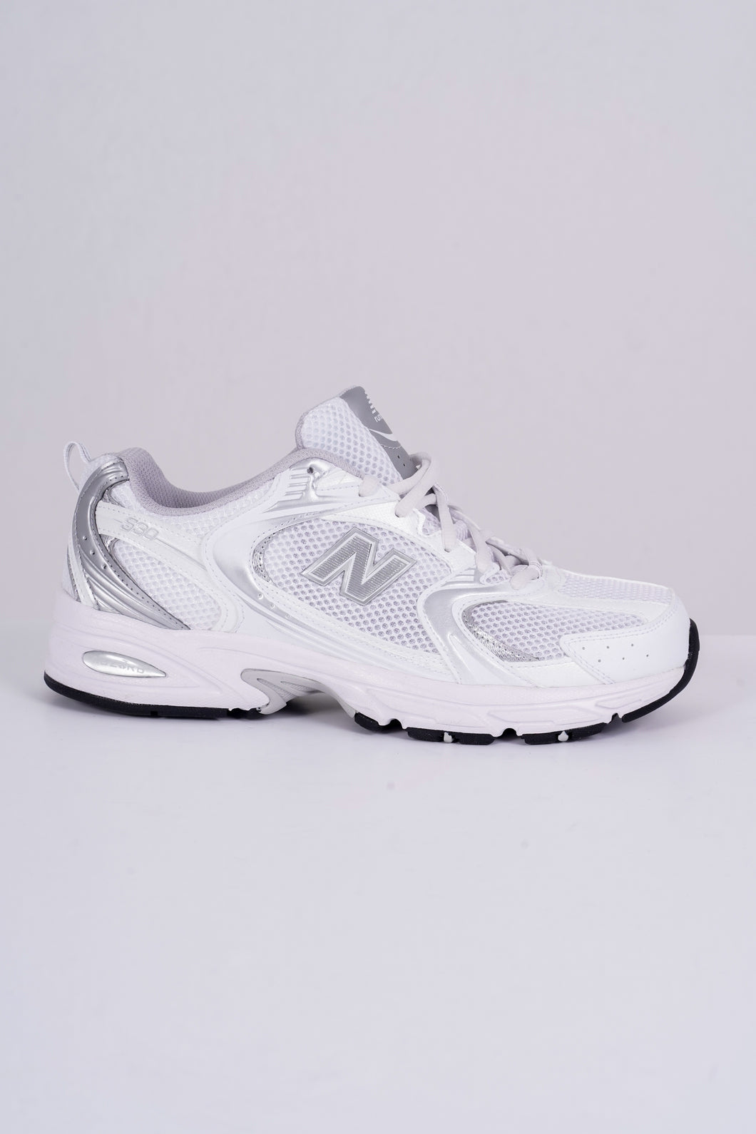 NEW BALANCE CLASSICS SNEAKERS