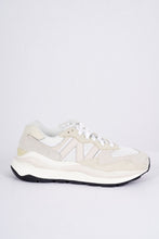 Load image into Gallery viewer, NEW BALANCE CLASSICS SNEAKERS