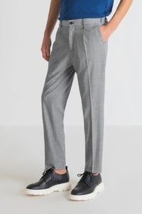 TROUSERS GUSTAF CARROT FIT