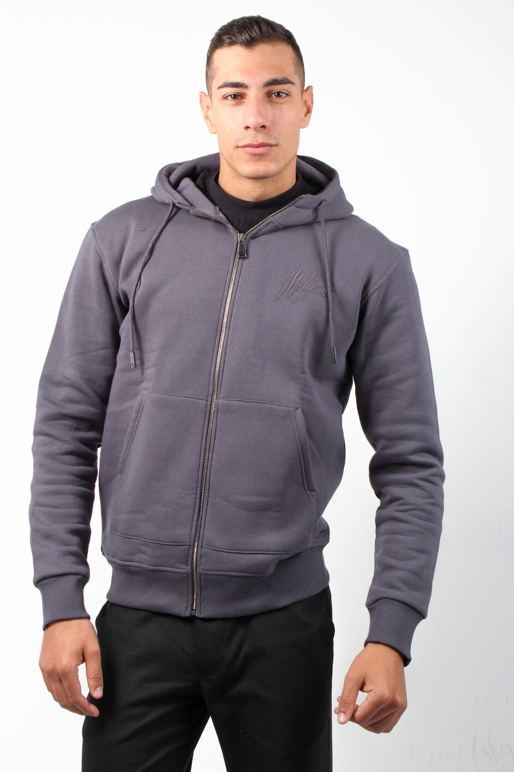 SIGNATURE VEST SWEATER