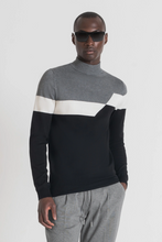 Load image into Gallery viewer, SLIM FIT SWEATER