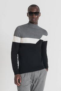 SLIM FIT SWEATER