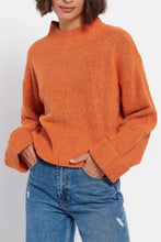 Load image into Gallery viewer, KNITTED TOP HIGH NECK