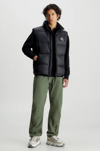 ESSENTIALS DOWN VEST