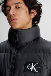 ESSENTIALS DOWN VEST