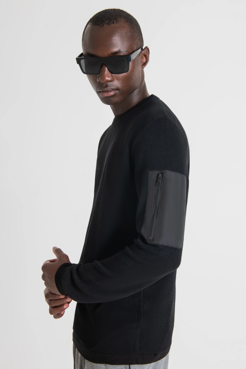 KNITTED TOP SLIM FIT ROUND COLLAR